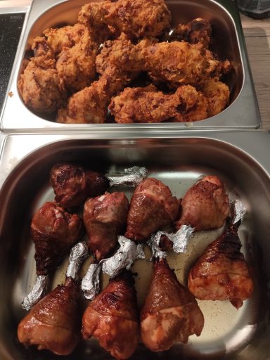 Fried Chicken und Drumsticks